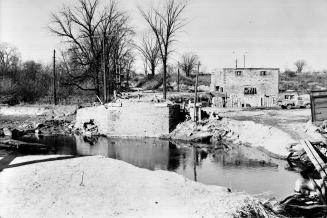 Etobicoke Creek, looking northwest to Mill Road from Southcreek Road, Mississauga