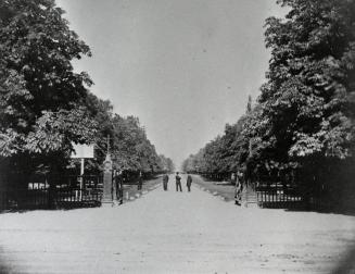 Gates, University Avenue, north side of Queen Street West, looking n