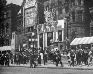 City Hall (1899-1965), showing Victory Loan decorations