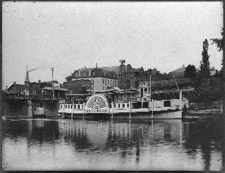 View showing Esturion in centre lock