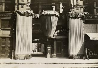 Edward VII, Decorations Mourning Death, on Manning Arcade