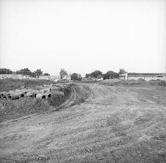 Kempford Boulevard, looking e. to Yonge Street