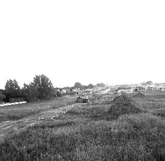 Santa Barbara Road., looking west to Tamworth Road