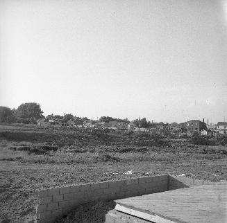 Santa Barbara Road, looking southwest from Tamworth Road near Holcolm Road, Hounslow Avenue in background