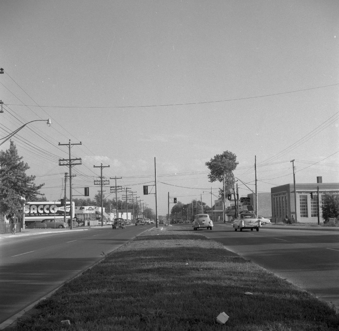 Yonge Street looking south from north of Finch Avenue