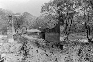 Humber River, looking e. to Old Mill Road bridge, Toronto, Ontario