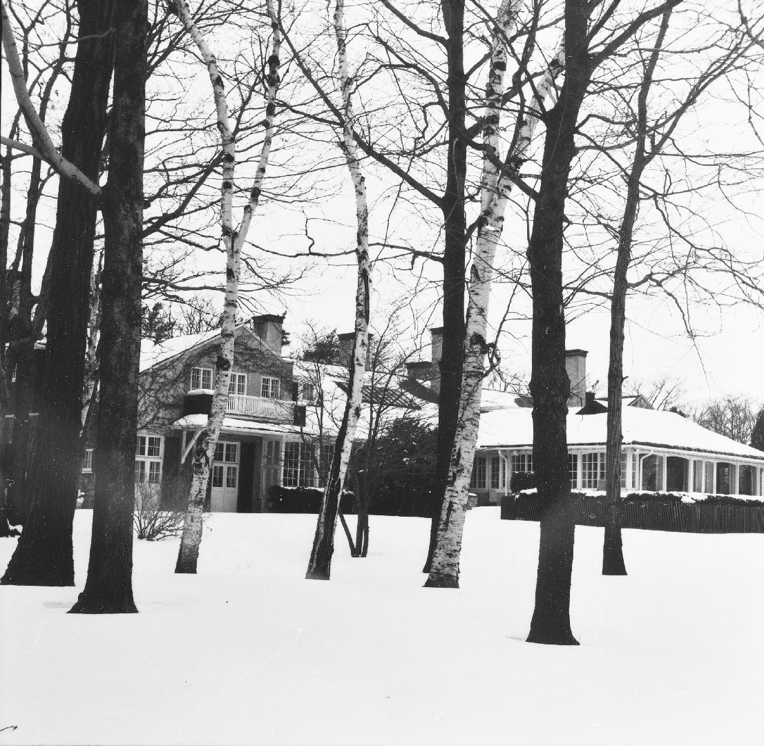 TORONTO HUNT CLUB, Kingston Road, south side, between Woodglen Road & Haig Avenue