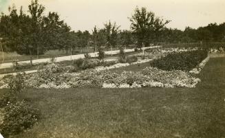 Mann, Sir Donald, ''Fallingbrook'', Kingston Road, lot at southeast corner Fallingbrook Road