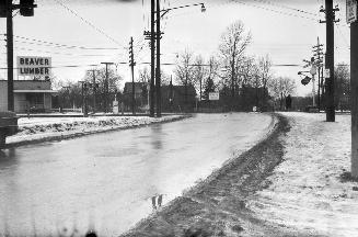 Islington Avenue, looking northwest across C