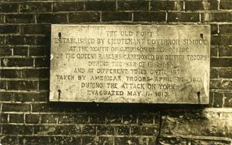 Fort York, gate (eastern), plaque