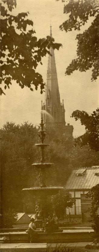 Allan Gardens, fountain