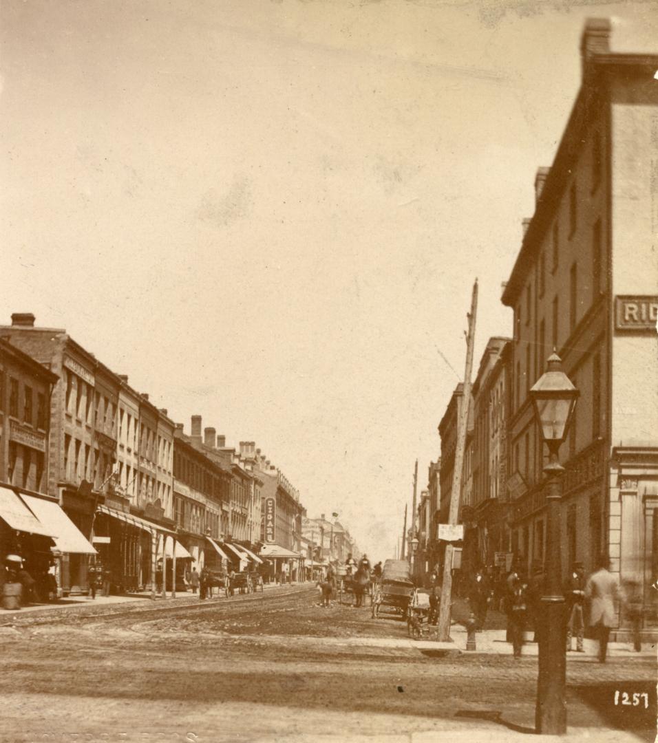 Yonge Street, King to Queen Streets, looking north from King St