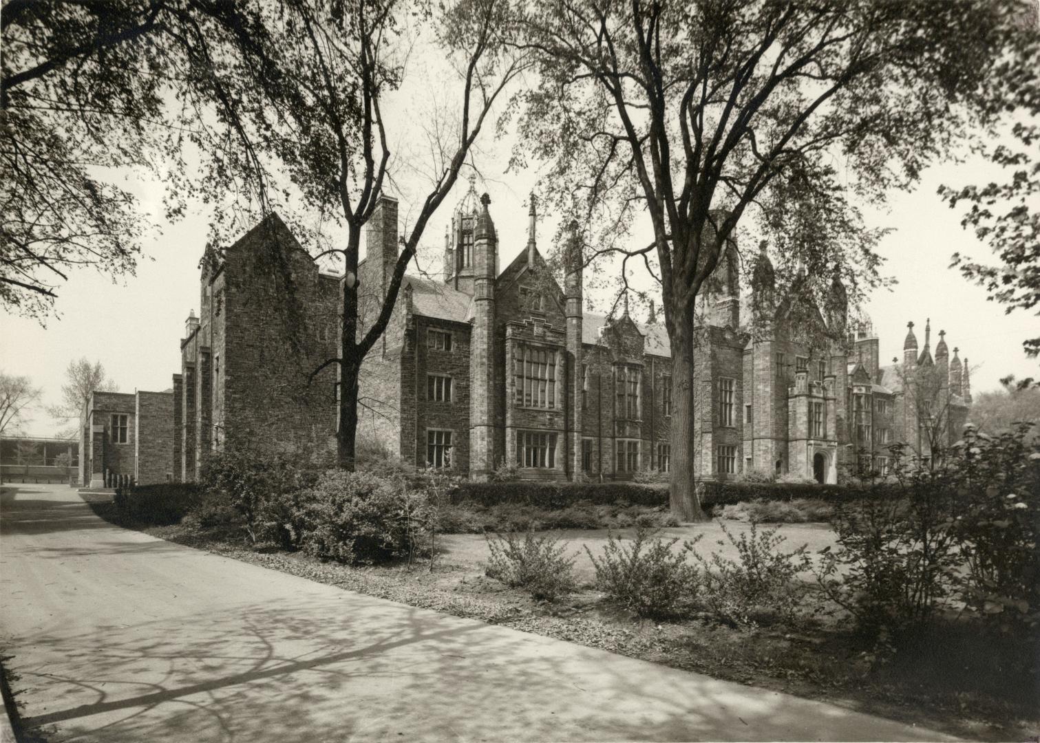 Trinity College (opened 1925), Hoskin Avenue, north side, between Queen's Park Crescent West & Devonshire Place