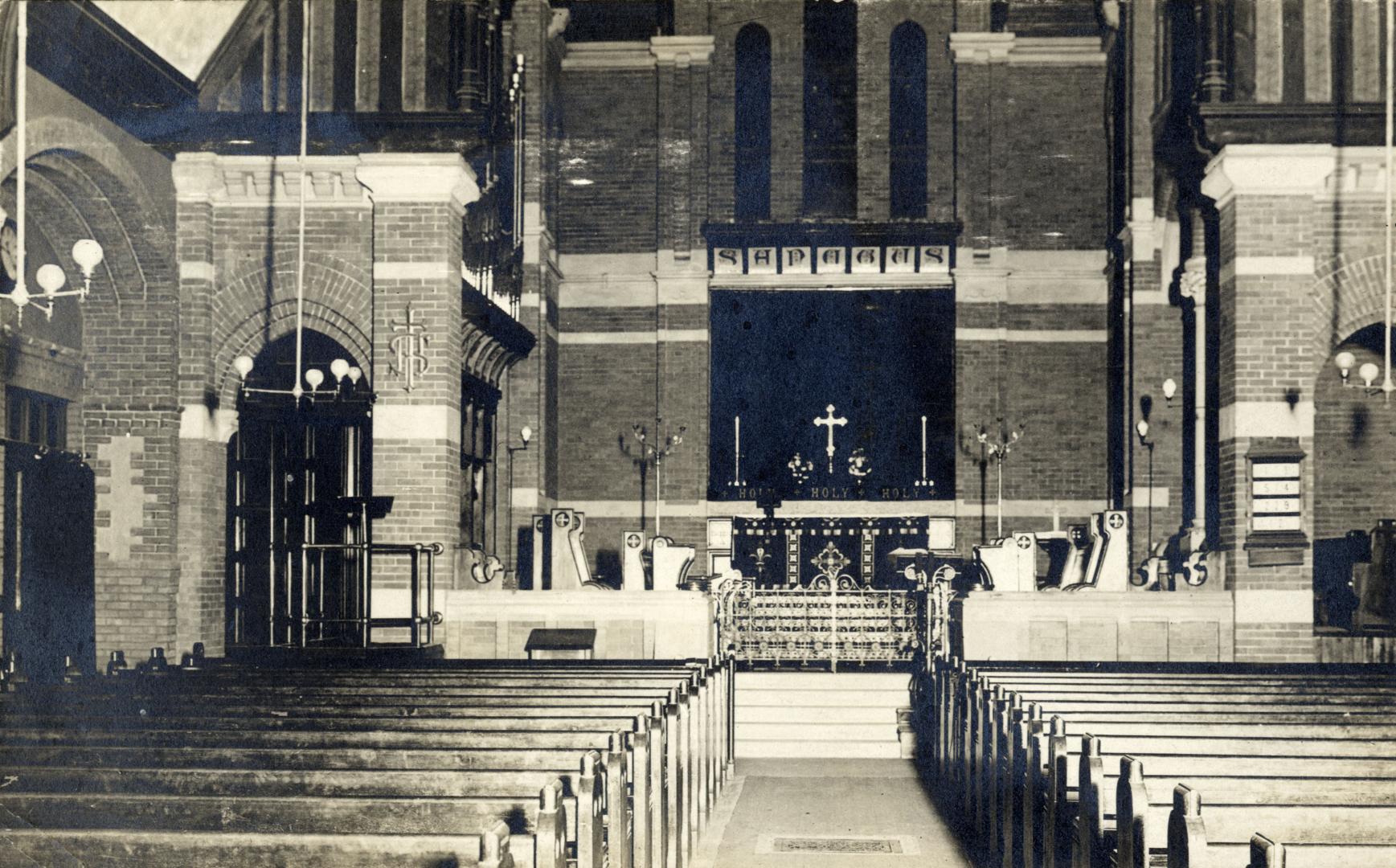 St. Luke's Anglican Church, Bay St., southeast corner St. Joseph St., INTERIOR