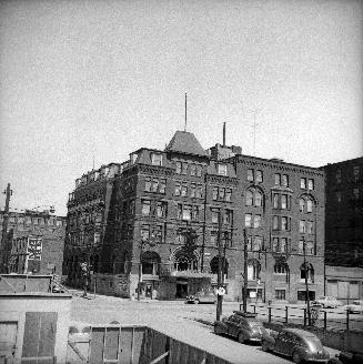 Grand Union Hotel, Front Street West, northeast corner Simcoe St