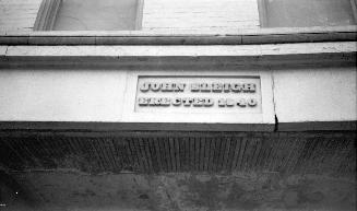 City Arms Hotel, Market St., west side, betwest Colborne & King Streets, plaque over driveway