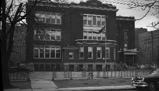 Hester How Public School, Elizabeth St