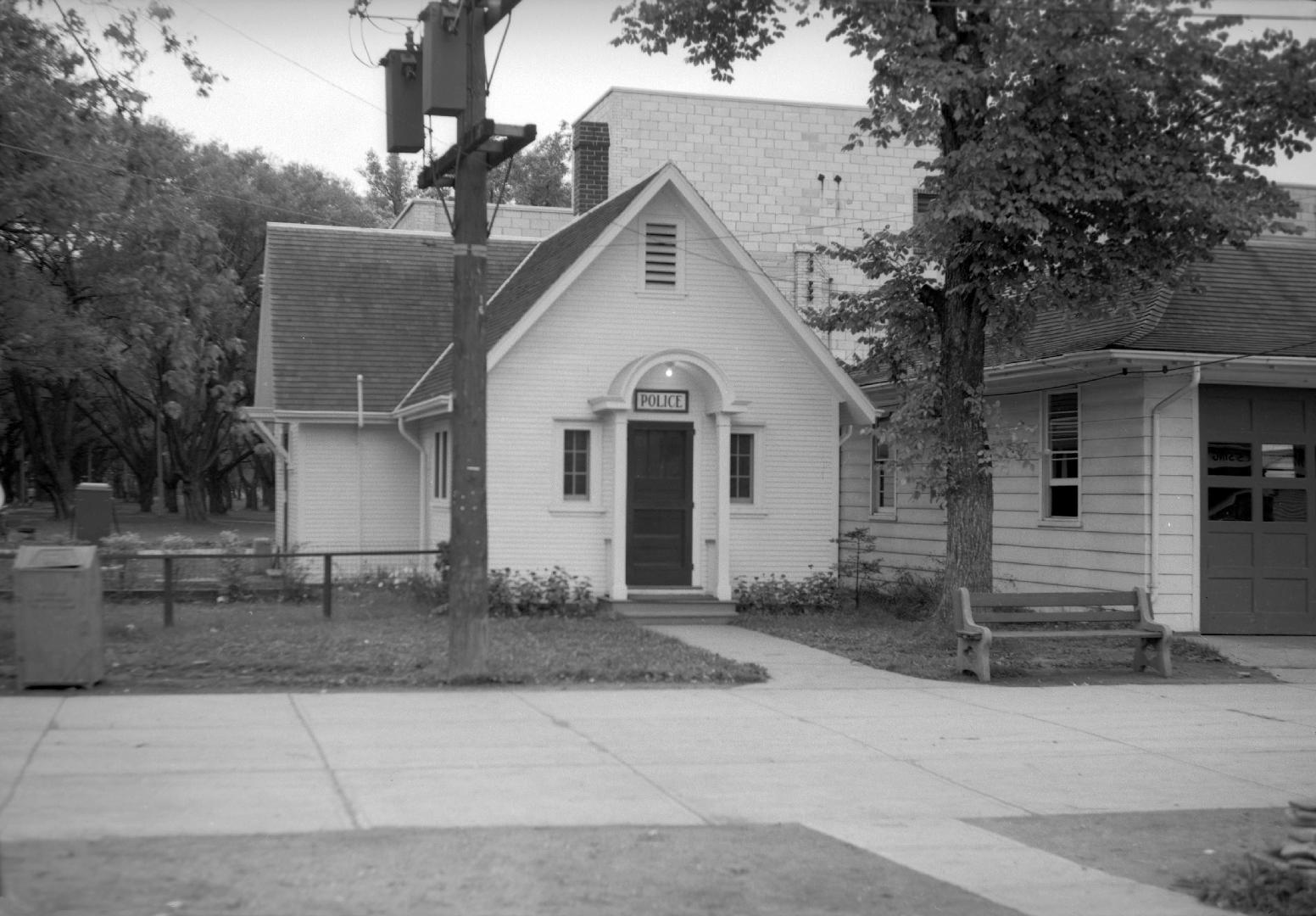 Police Station, Toronto, Manitou Road