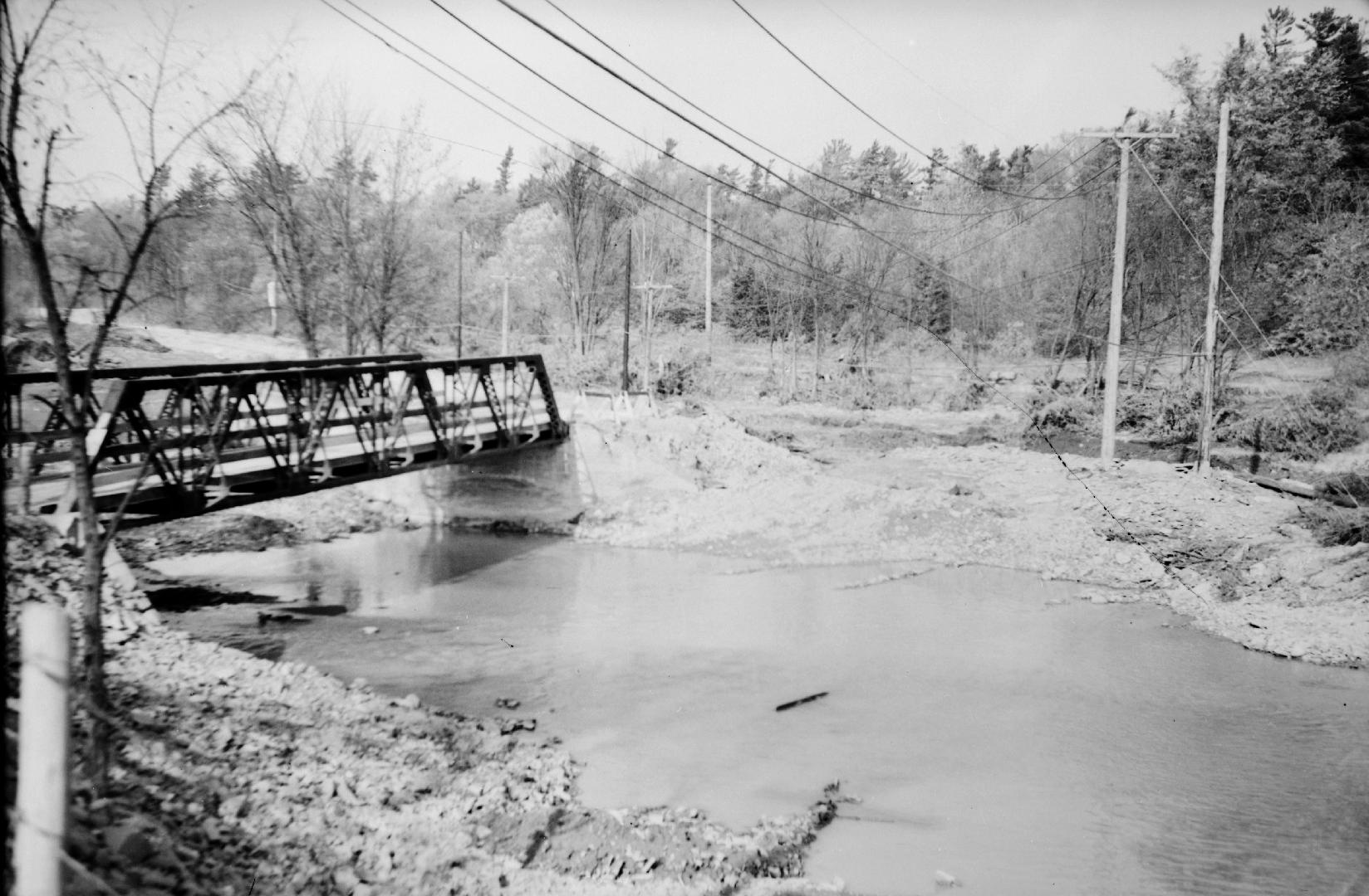 Islington Avenue, bridge over West Branch Humber River, looking north