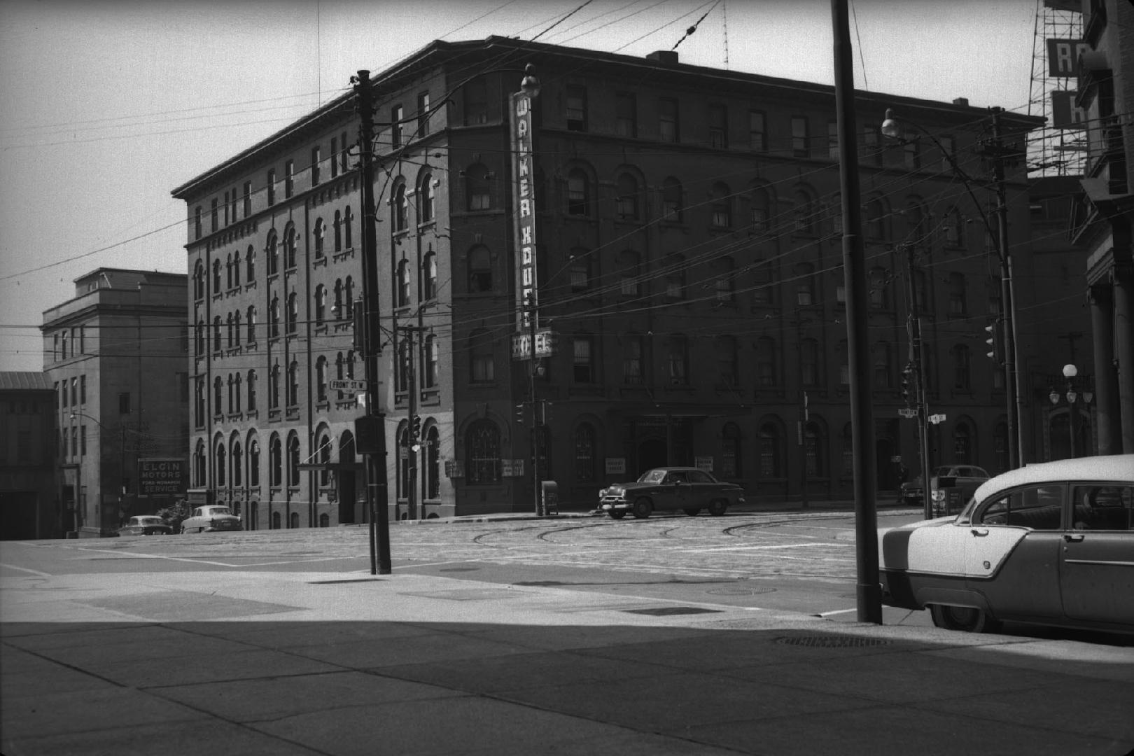 Image shows a multi-floor hotel at the intersection.