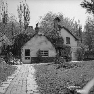 Fantasy Farm, Pottery Road., north side, e. of Don Valley Parkway