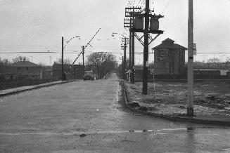 Moberley Avenue, looking north across C