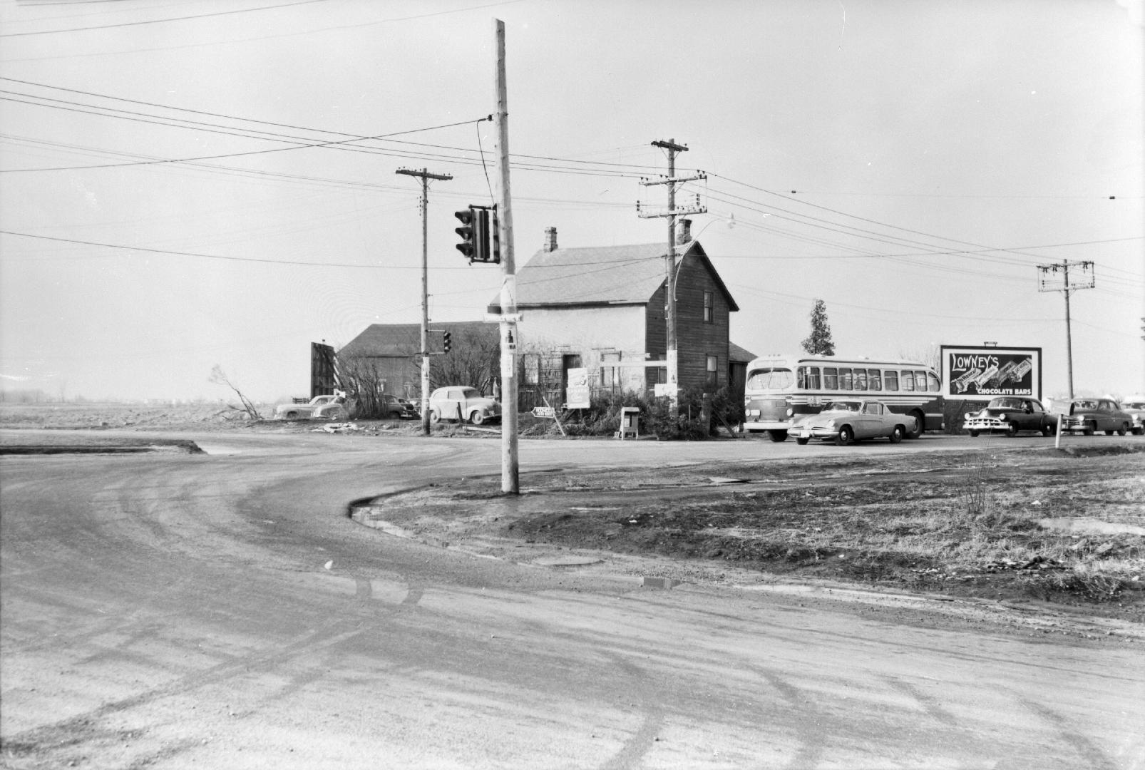 Dufferin St., looking northwest from south side of Lawrence Avenue W