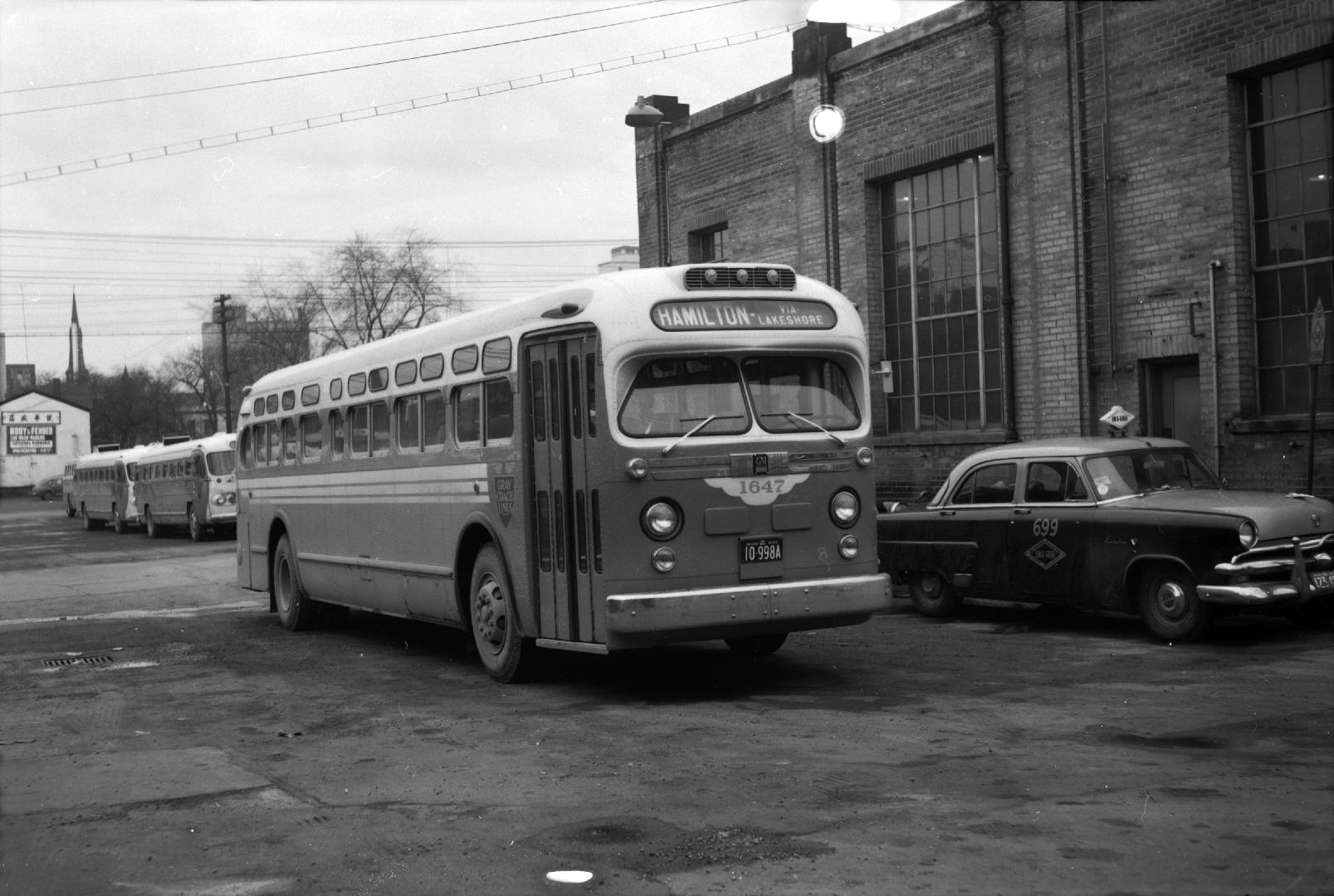 Gray Coach Lines, bus #1647, apparently looking west across Elizabeth St