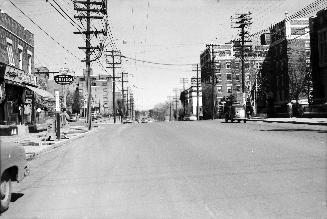 Yonge Street, looking north from south of Glengrove Avenue, Toronto, Ontario. Image shows a str…