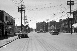 Yonge Street, looking south from north of Bedford Park Avenue, Toronto, Ontario. Image shows a …