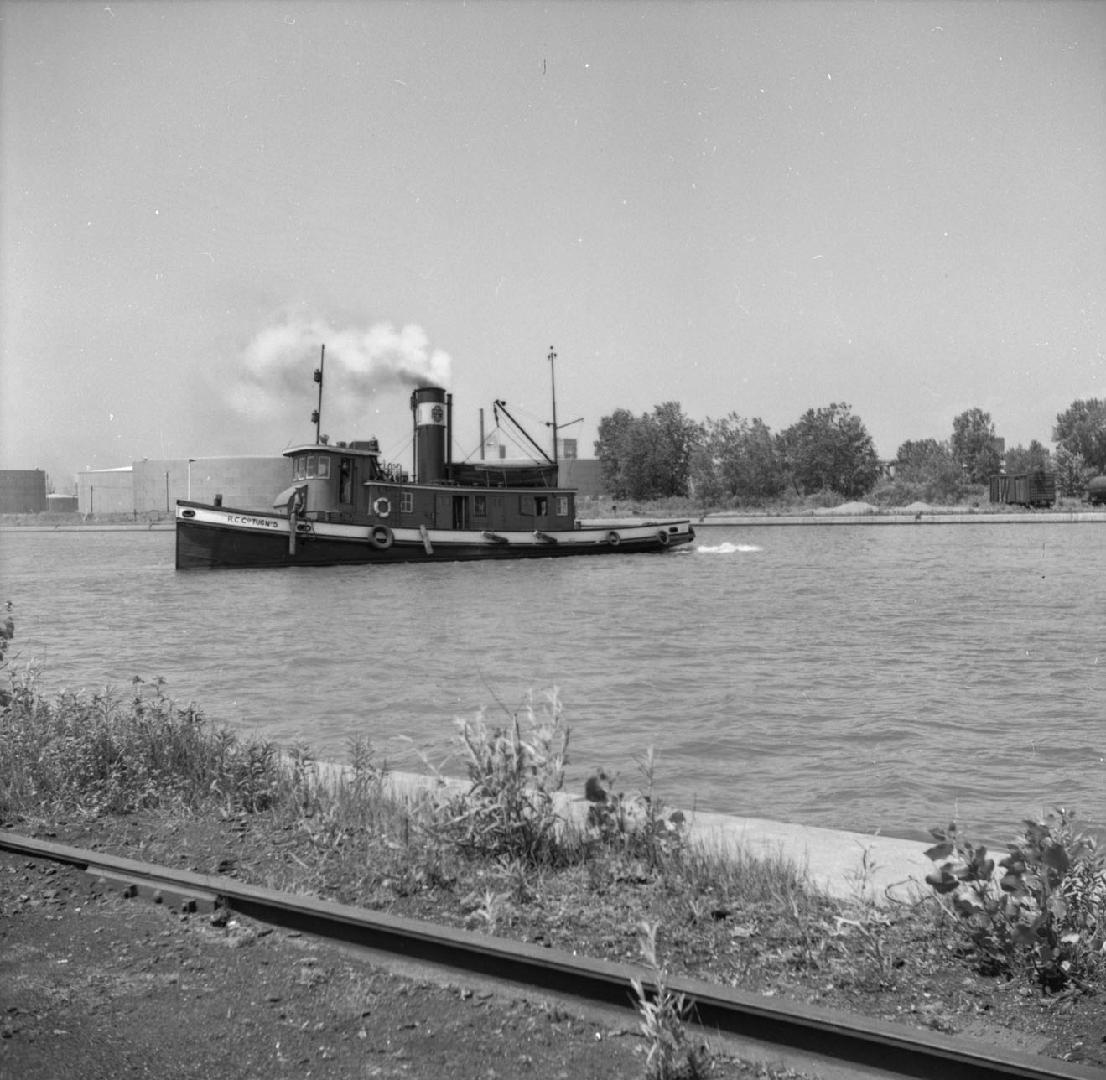 Russell Construction Ltd., TUG NO. 5, in Ship Channel