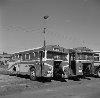 Hollinger Bus Lines, bus, at T