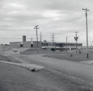 Kipling Grove Public School, Glen Agar Drive, east side, between Beaverbrook Avenue & North Heights Road