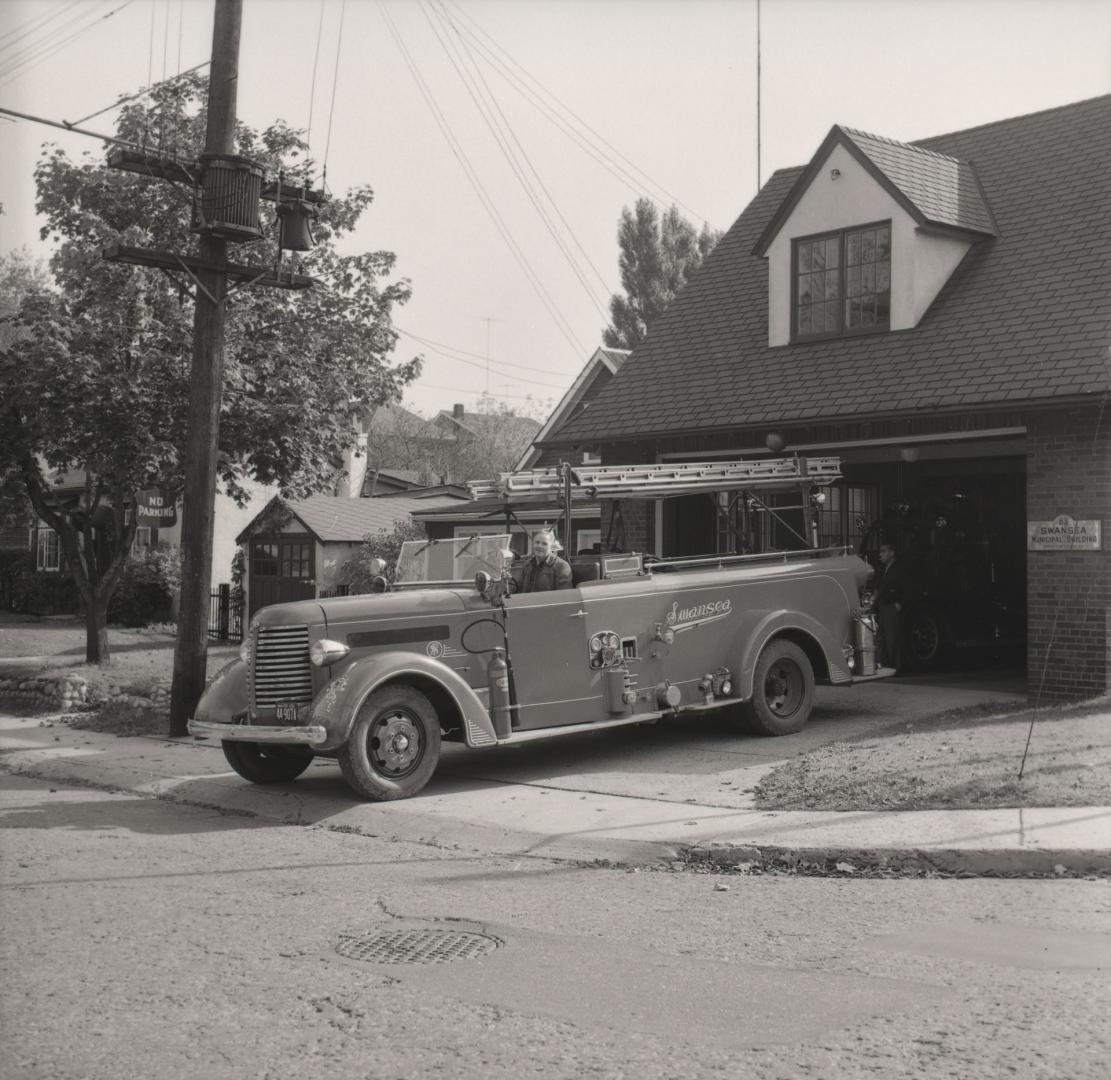 Swansea Municipal Building., Deforest Road, southeast corner Lavinia Avenue, looking southeast