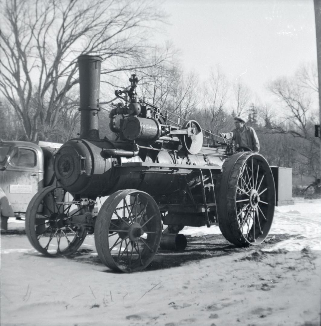 Threshing machine at Woodbridge (Vaughan, Ontario)