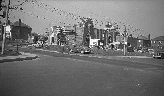 Leaside Presbyterian Church, Eglinton Avenue E