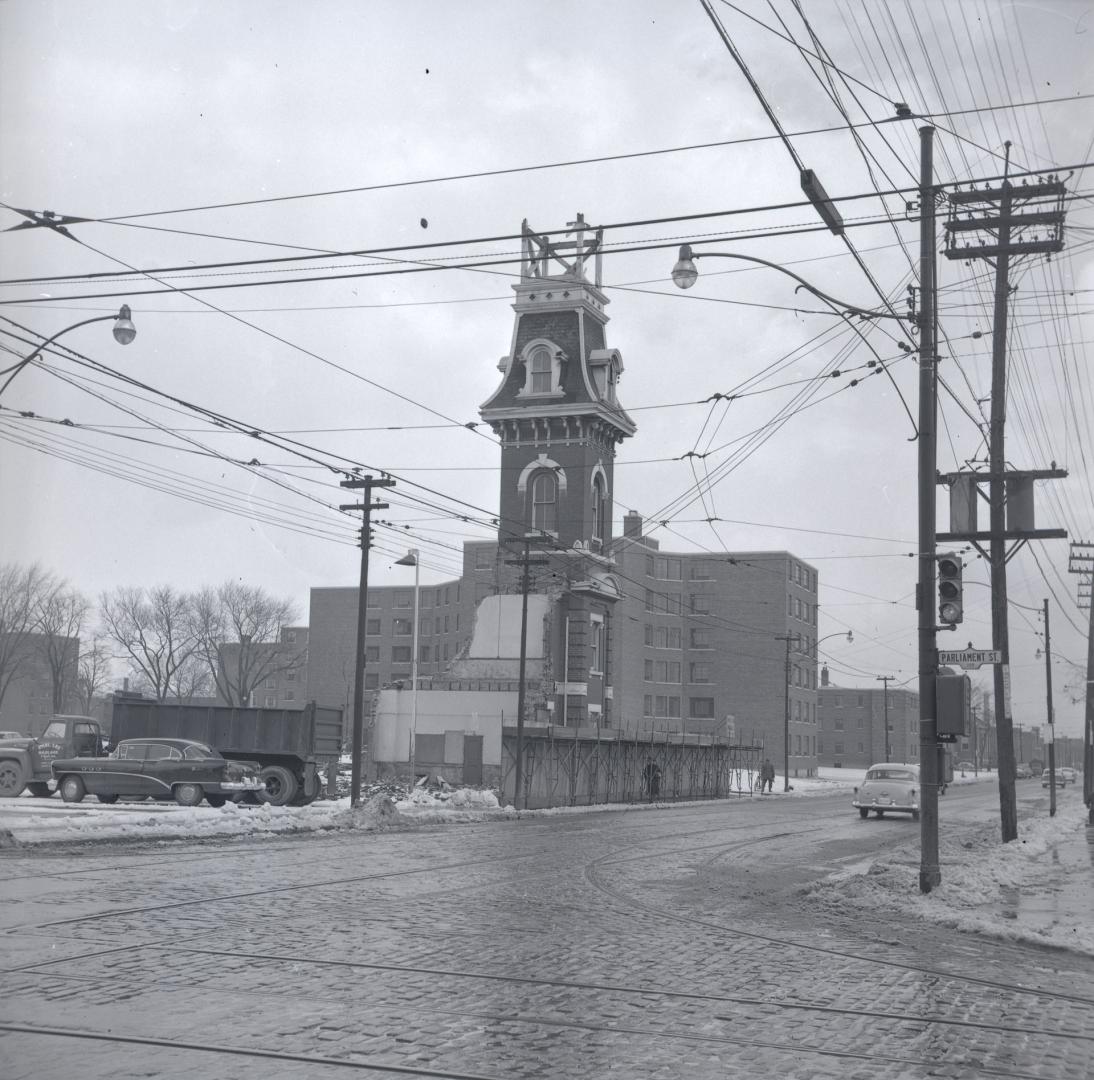 Fire Hall, Toronto, Dundas Street East, north side, e