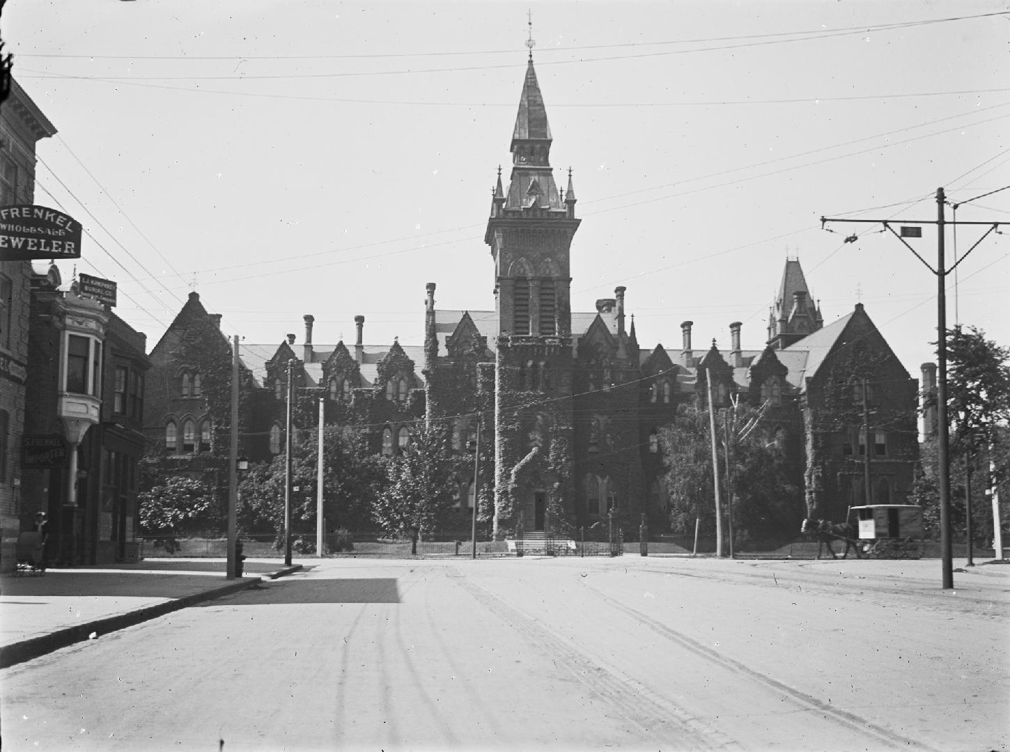 Knox College (1875-1915), Spadina Crescent