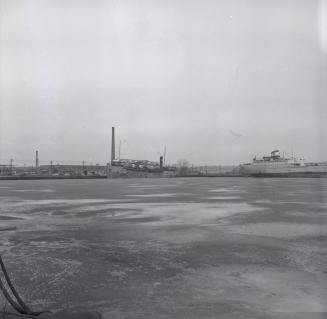 Charles Dick, steamer, in Ship Channel turning basin, foot of Carlaw Avenue, shows B