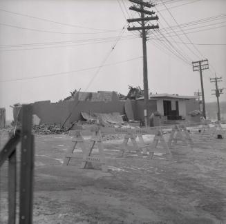 Club Kingsway, Kingsway South, west side, north of Gardiner Expressway, aftermath of fire