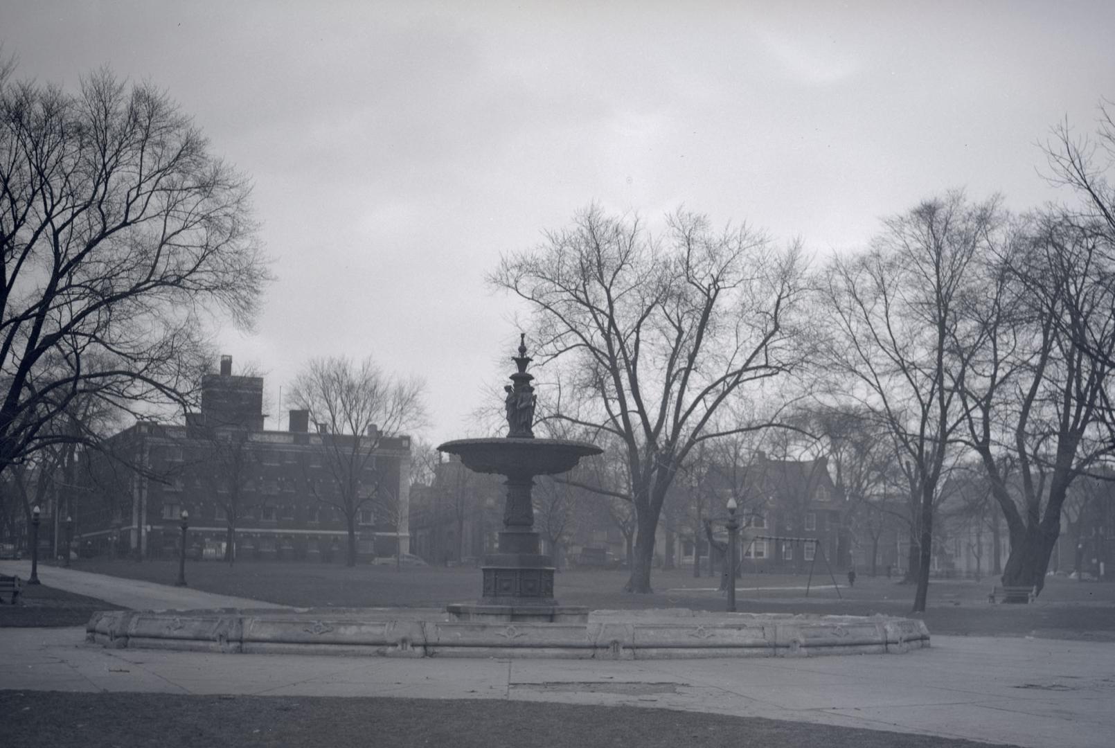 Allan Gardens, fountain