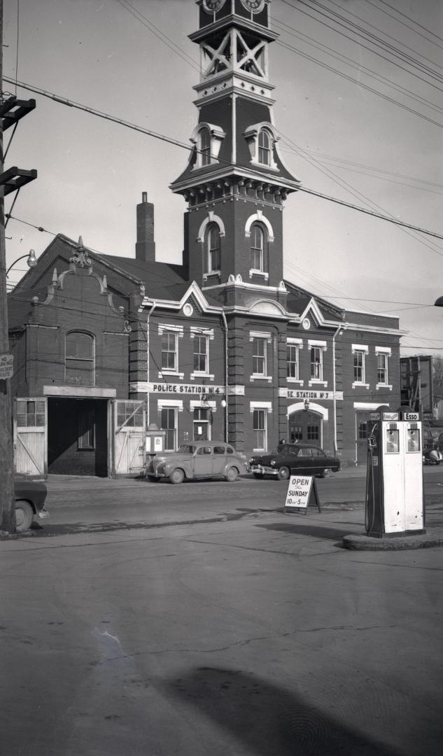 Fire Hall, Toronto, Dundas Street East, north side, e