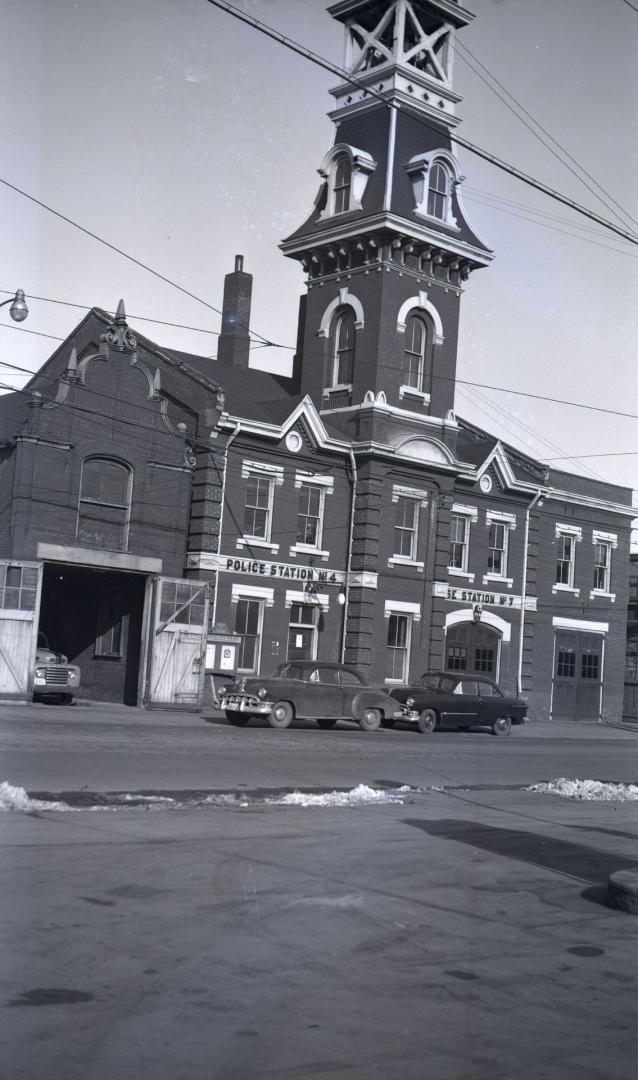 Fire Hall, Toronto, Dundas Street East, north side, e