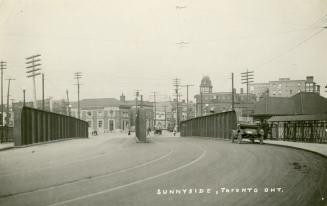 Lakeshore Road, looking northeast, across bridge over C