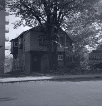 Image shows a two storey house under construction.