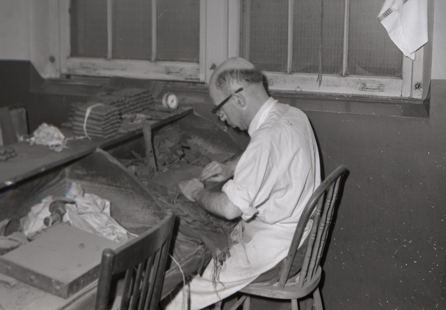 Rea, Hermanos, cigar factory, Gilead Place, east side, INTERIOR