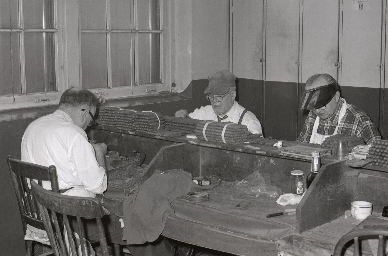 Rea, Hermanos, cigar factory, Gilead Place, east side, INTERIOR