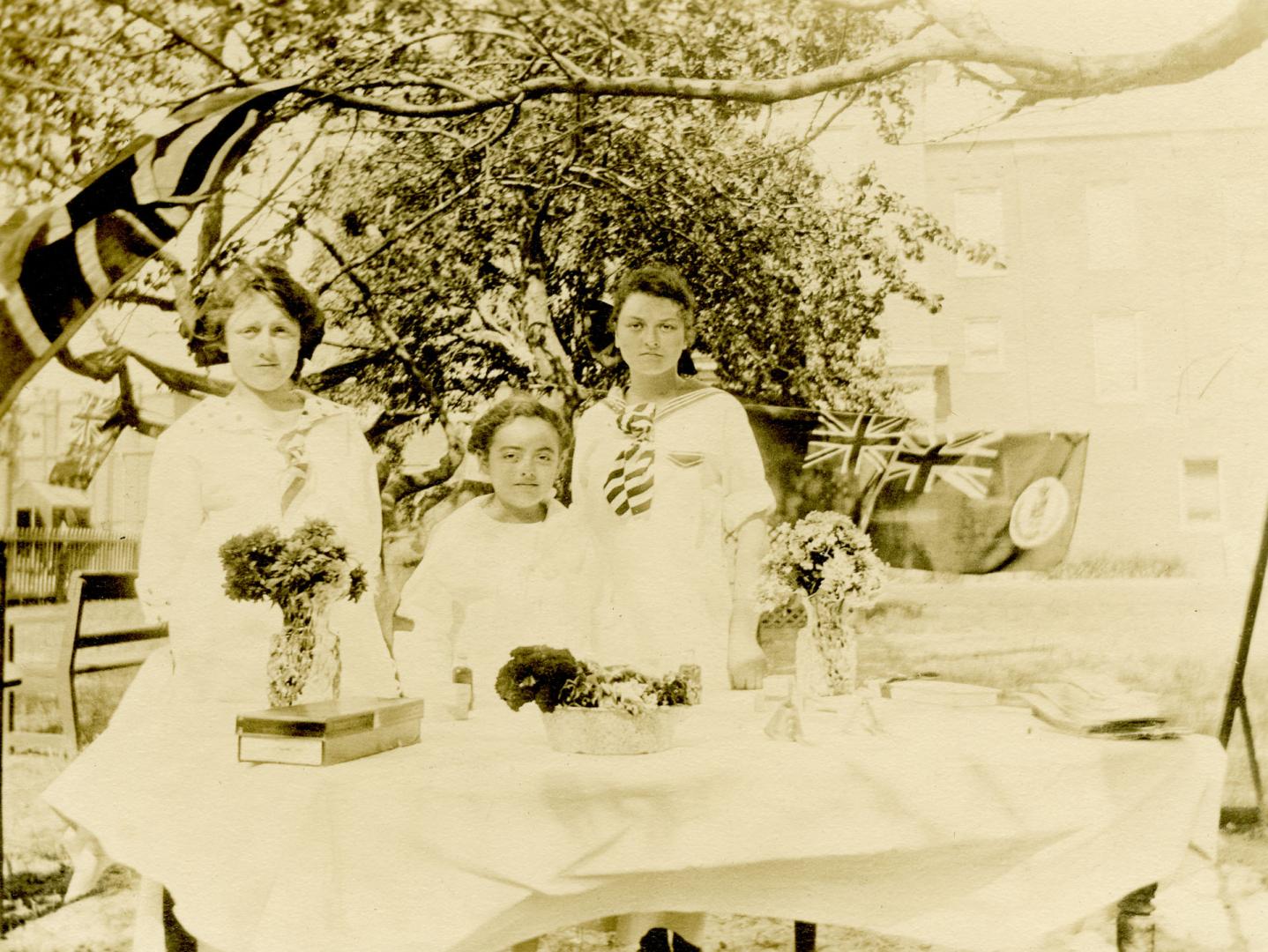 World War, 1914-1918, Red Cross, garden party in grounds of Empringham Hotel, Danforth Avenue, southwest corner Dawes Road