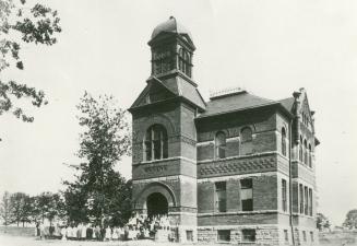 Swansea Public School, Windermere Avenue, east side, south of Waller Avenue, looking e