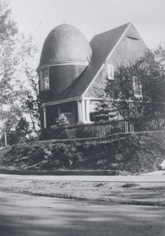 Houle, Albert J., house, Bedford Park Avenue, south side, west of Yonge Street. Image shows a t…